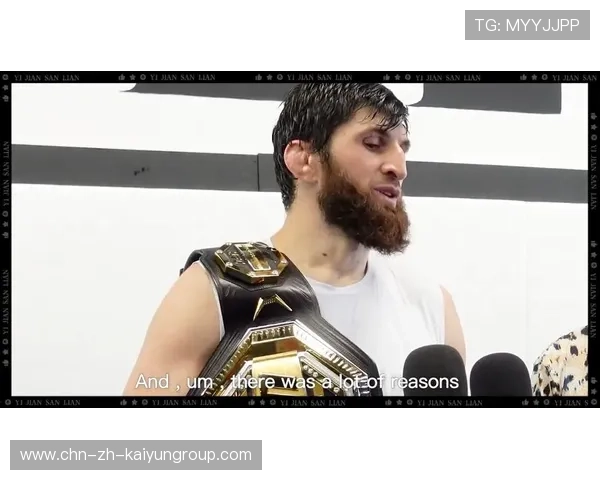 UFC教练怒吼“上去干他”，战局瞬间逆转，精彩瞬间燃爆全场